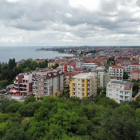 Lilia Nesebar
