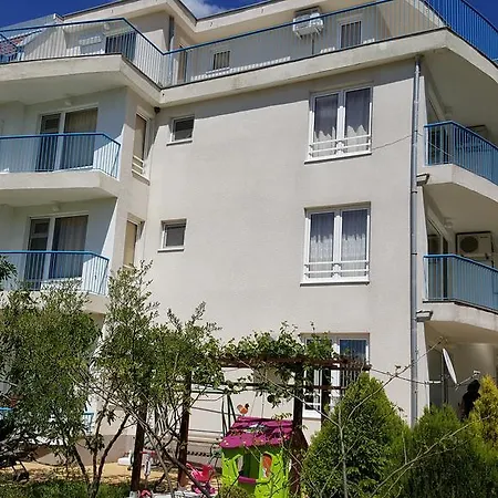 Къща за гости лилия