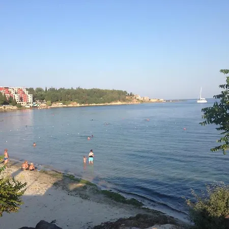 Къща за гости лилия 4*