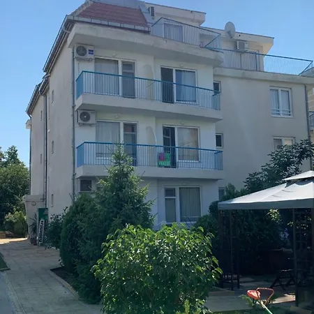 Lilia Guest house *