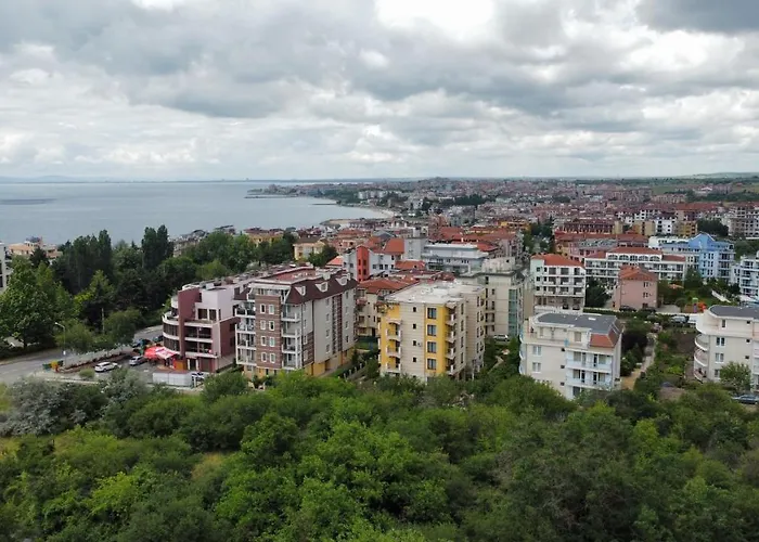 Lilia Νεσέμπαρ