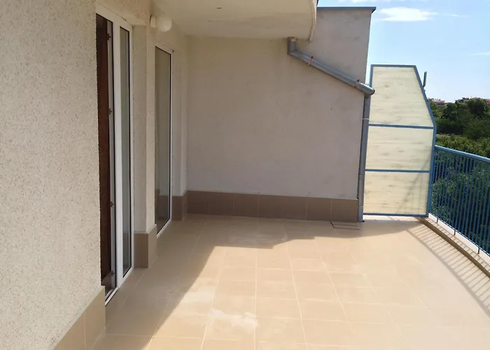 Lilia Πανσιόν 4*