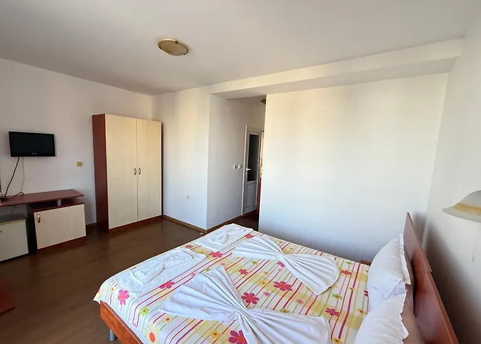 Lilia Πανσιόν 4*