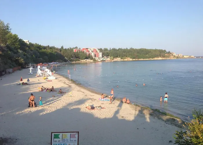 Lilia Πανσιόν Νεσέμπαρ