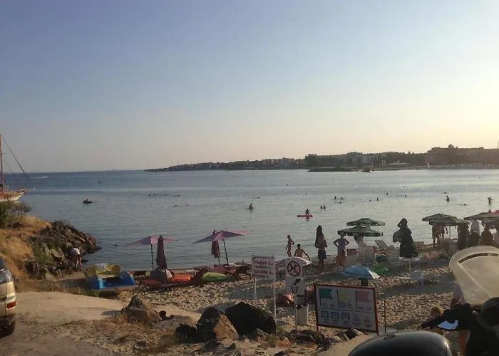 Lilia Πανσιόν Νεσέμπαρ