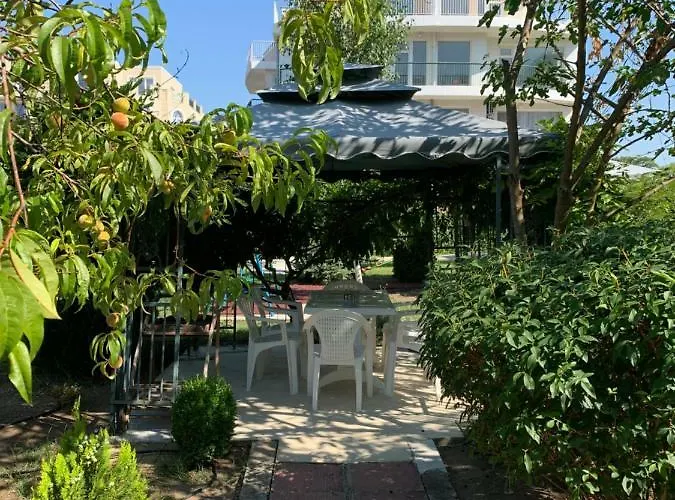 Lilia Νεσέμπαρ