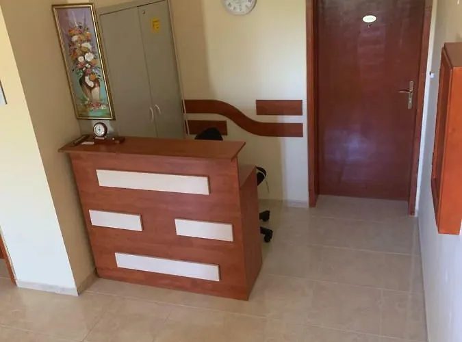 Πανσιόν Lilia 4*